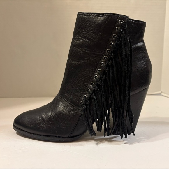 Aldo Linsey black leather fringe accented boots booties size 7.5 - Picture 4 of 9